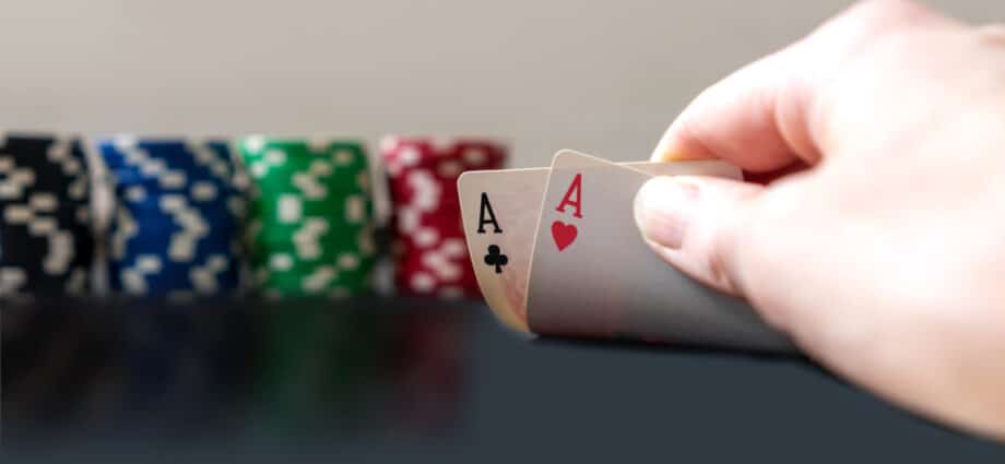 check au poker en tournoi